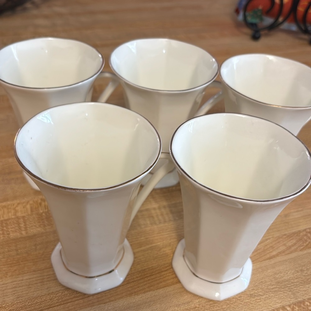 Sarah Davis Collection Fine Bone China - set of 5 tea/coffee cups